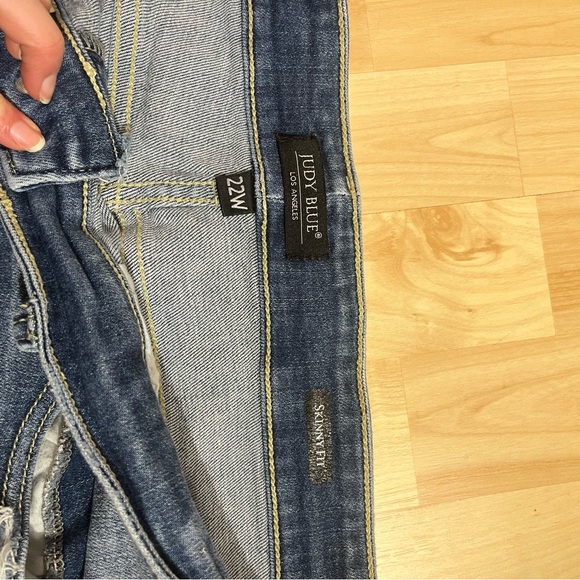 Judy Blue Womens high-waist, relaxed-fit, raw-hem denim jeans Size 22W - Picture 5 of 6